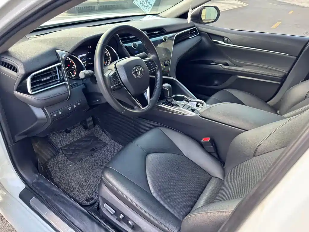 Toyota Camry — миниатюра 4
