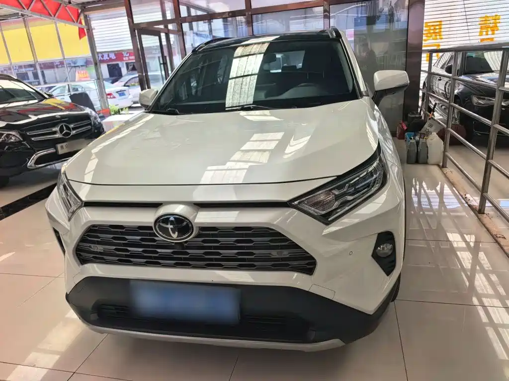 Toyota RAV4 — миниатюра 6