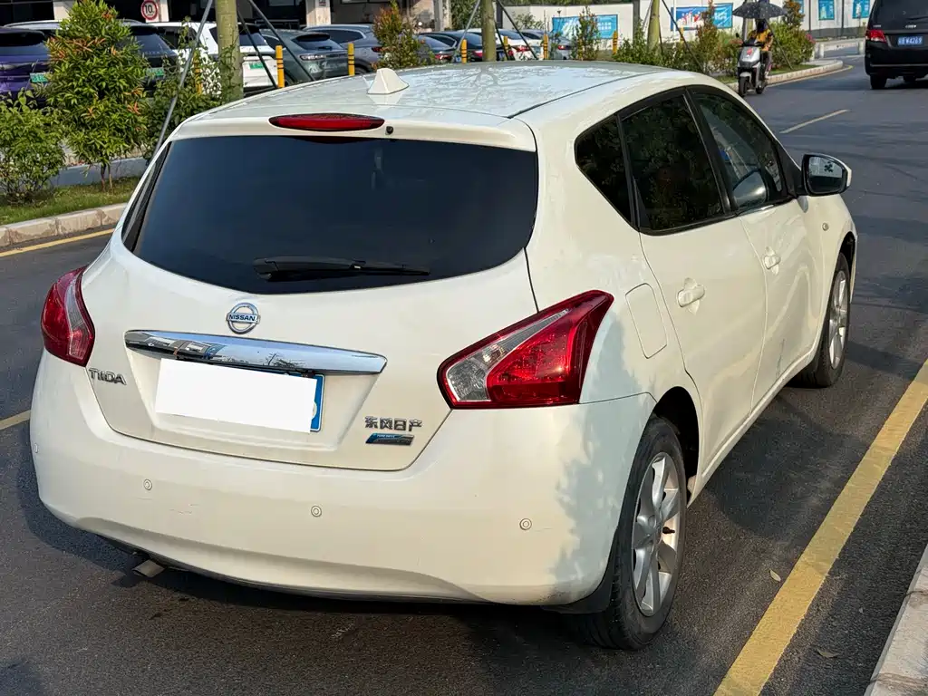 Nissan Tiida — миниатюра 4