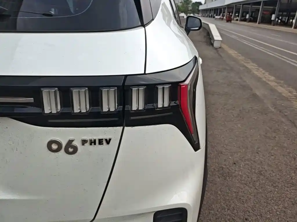 Lynk & Co 06 EM-P — миниатюра 8