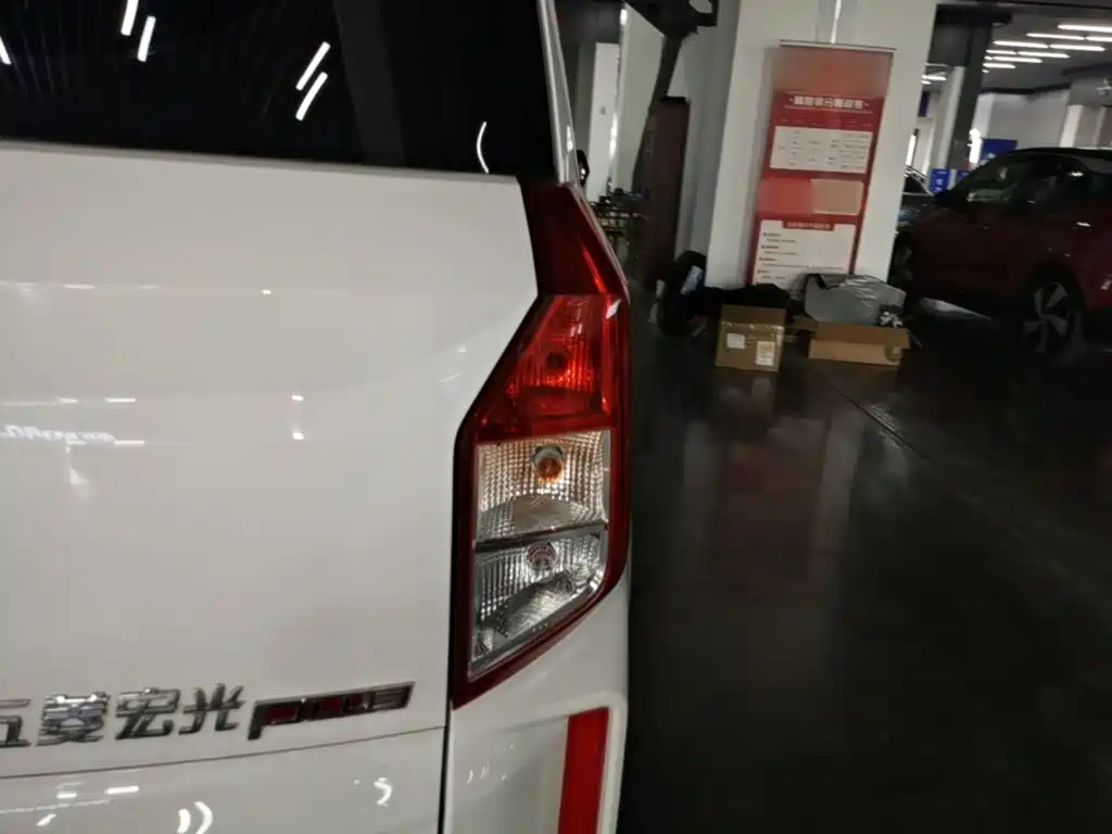 Wuling Hongguang PLUS — миниатюра 8