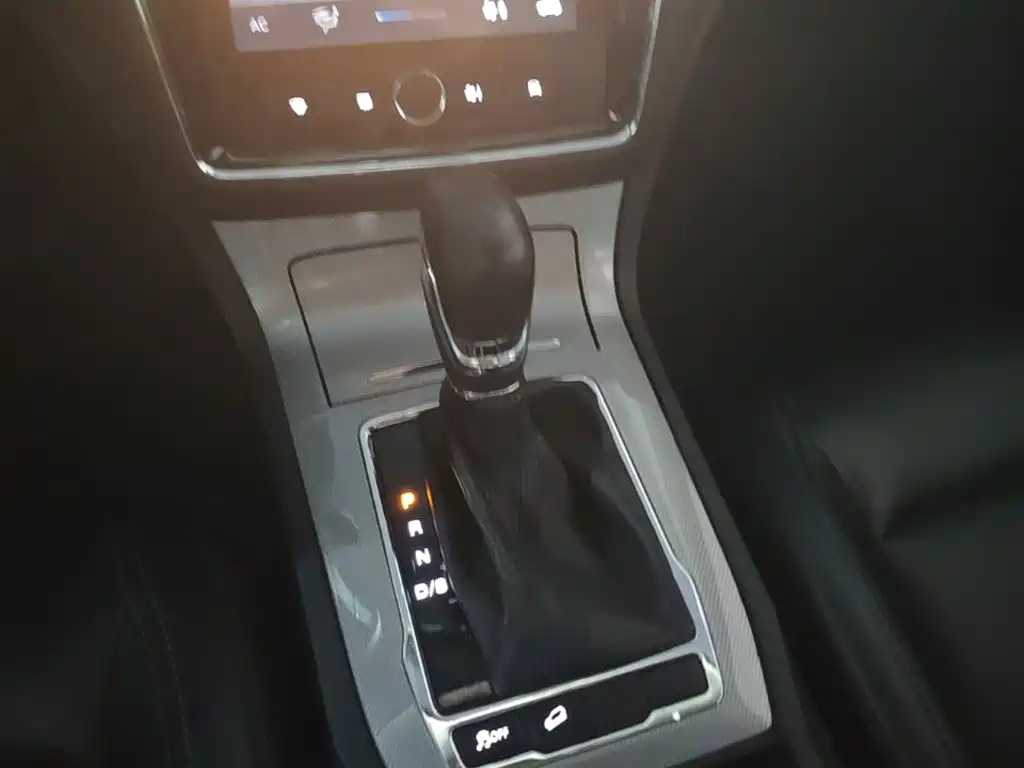 Roewe RX5 — миниатюра 14