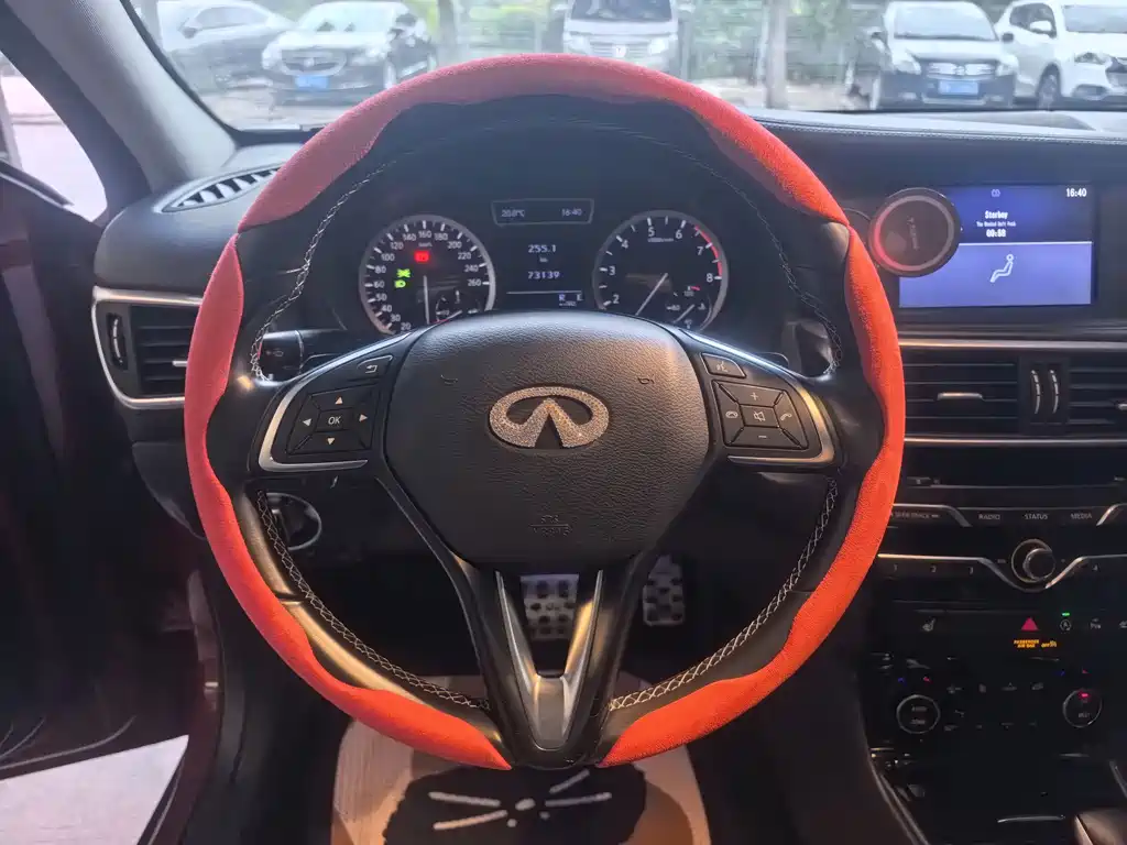 Infiniti QX30 — миниатюра 7