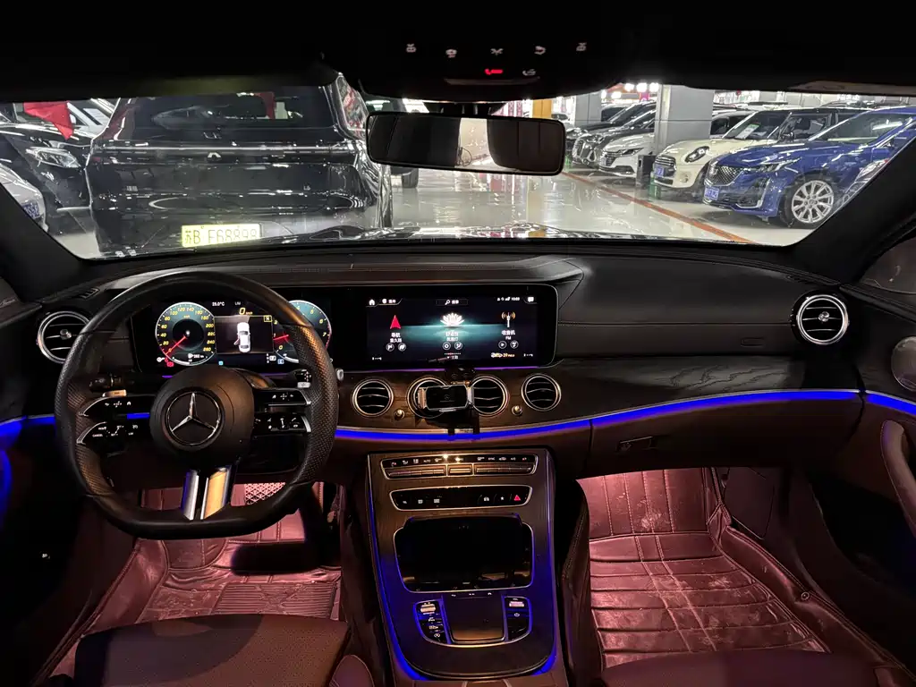 Mercedes-Benz E-Class — миниатюра 6