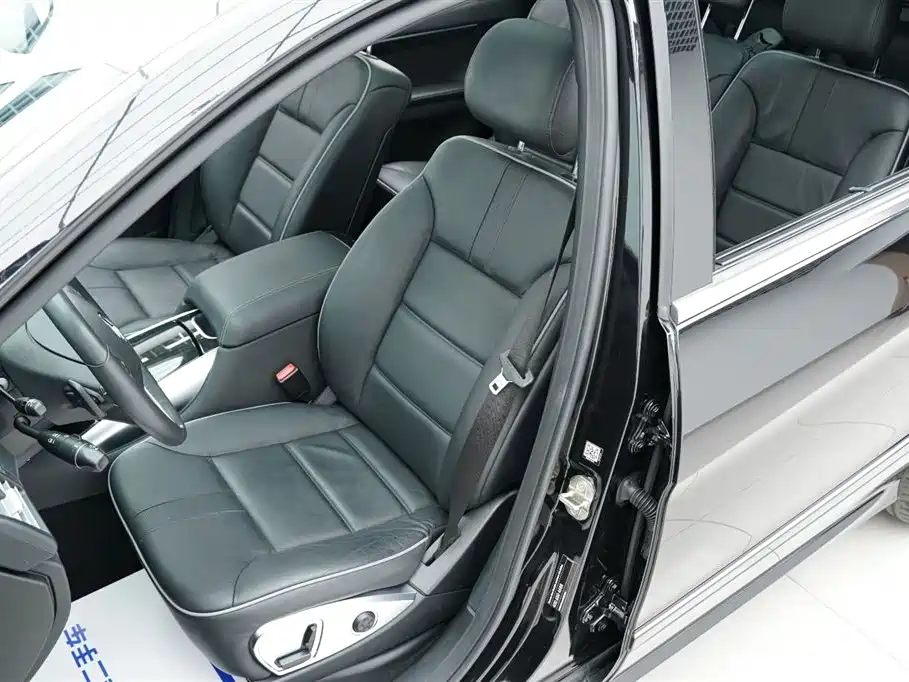 Mercedes-Benz R 2017 R 320 4MATIC