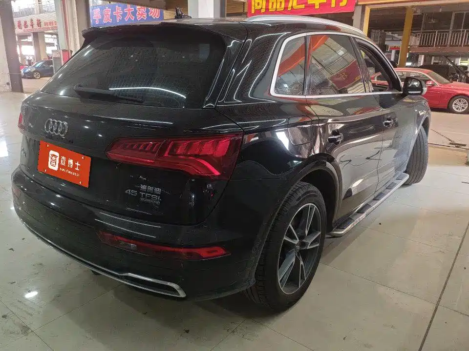 Audi Q5L — миниатюра 2