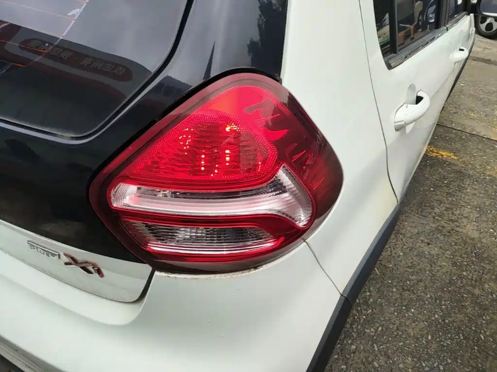 Geely Vision X1 — миниатюра 8