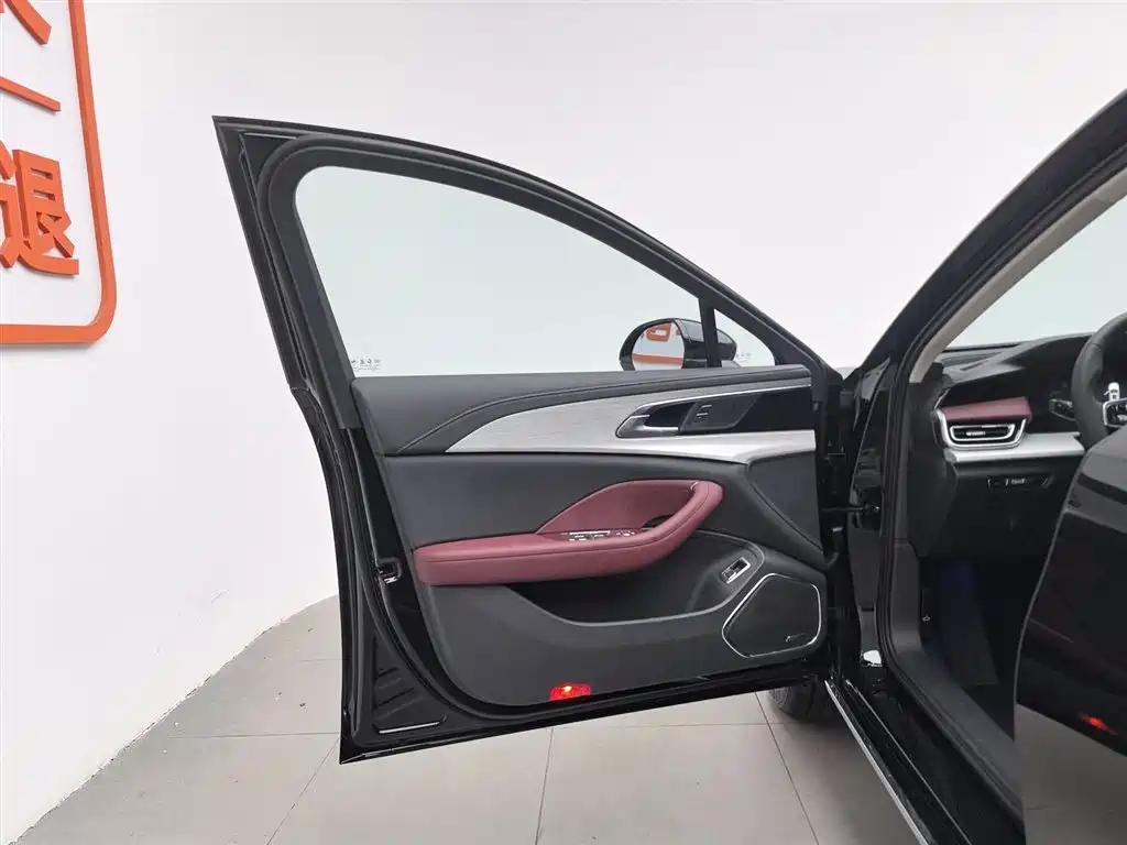 Hongqi H5 2025 1.5T DCT
