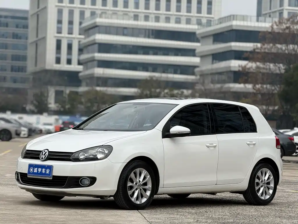 Купить Volkswagen Golf