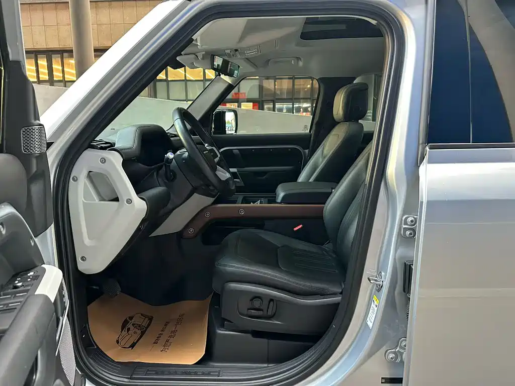 Land Rover Defender — миниатюра 4