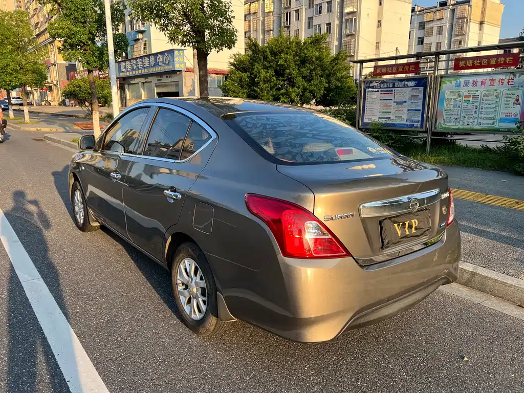Nissan Sunny — миниатюра 8