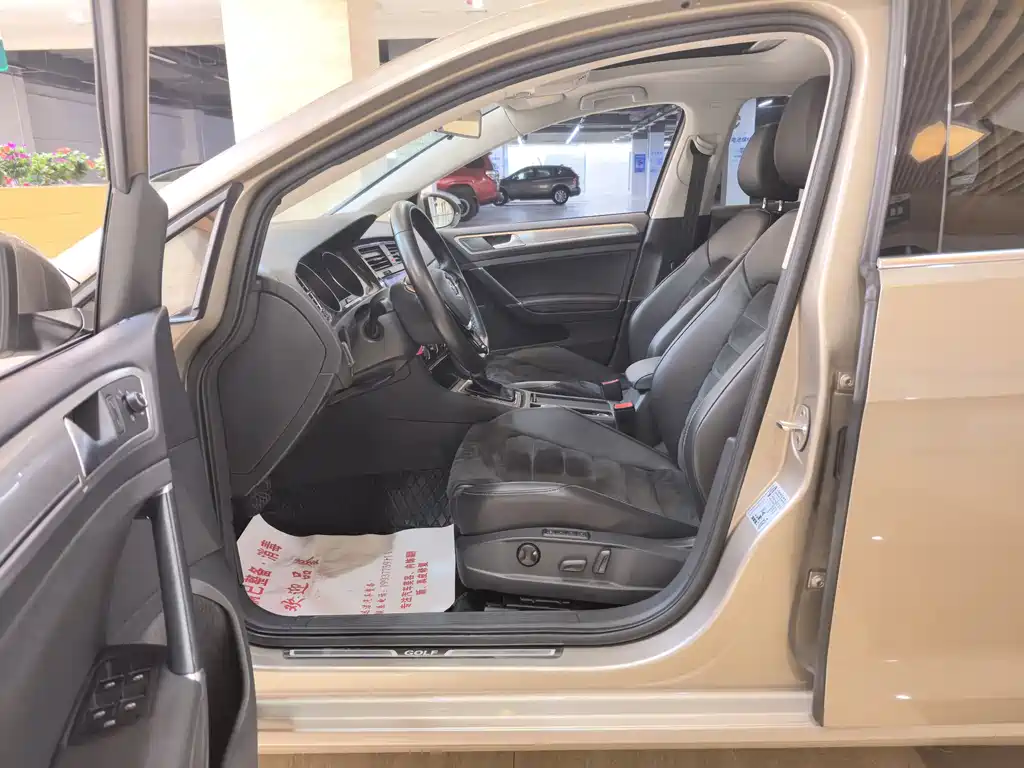 Volkswagen Golf 2018 1.6L AT Comfort