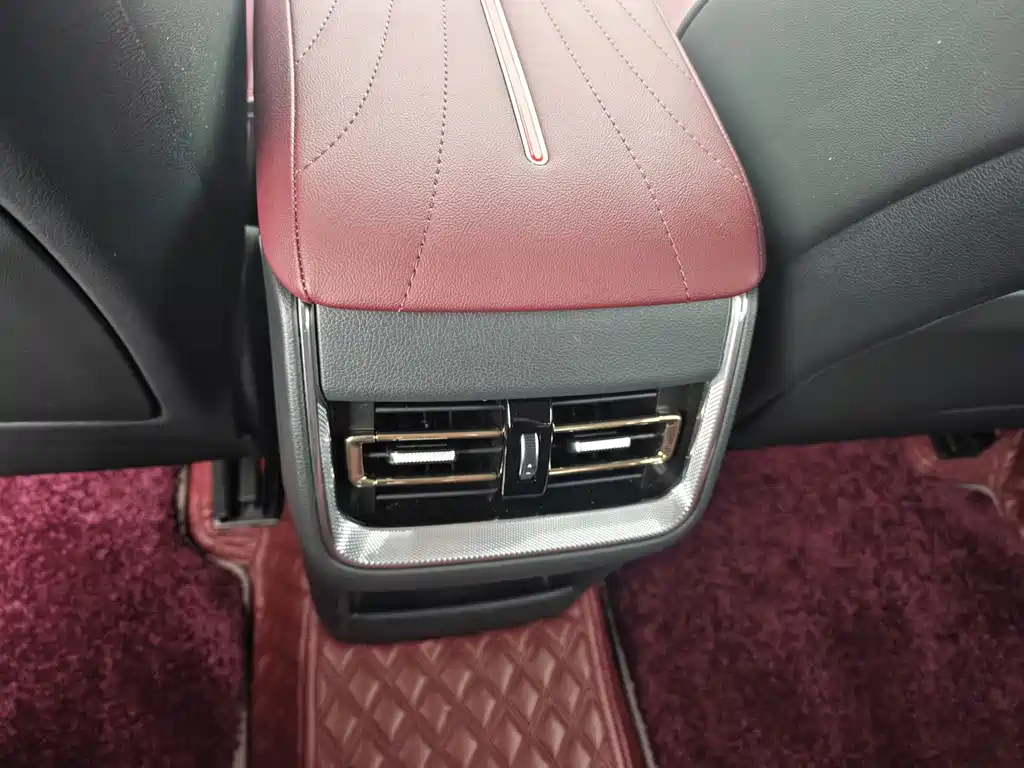 Hongqi Hongqi H5 — миниатюра 9