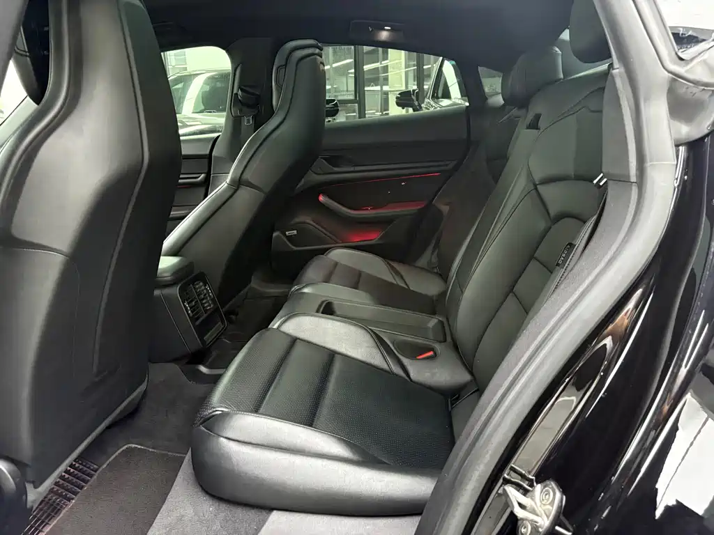 Porsche Taycan — миниатюра 6