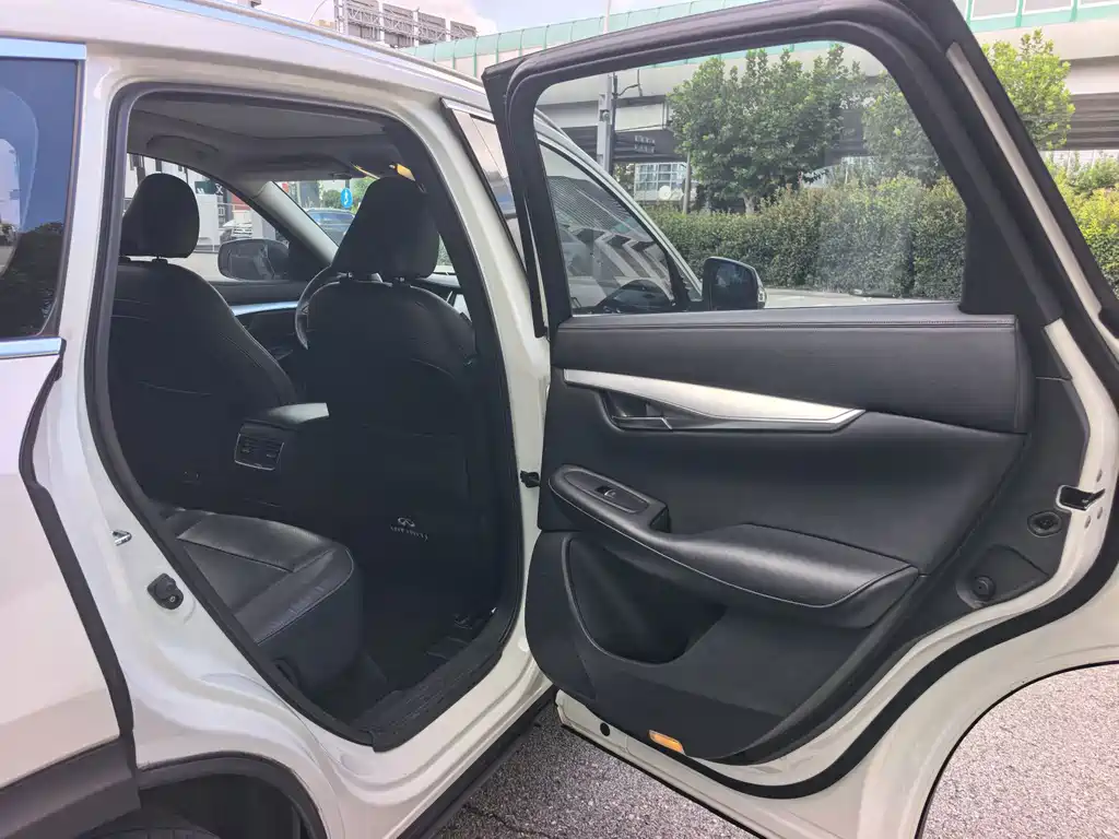 Infiniti QX50 — миниатюра 11