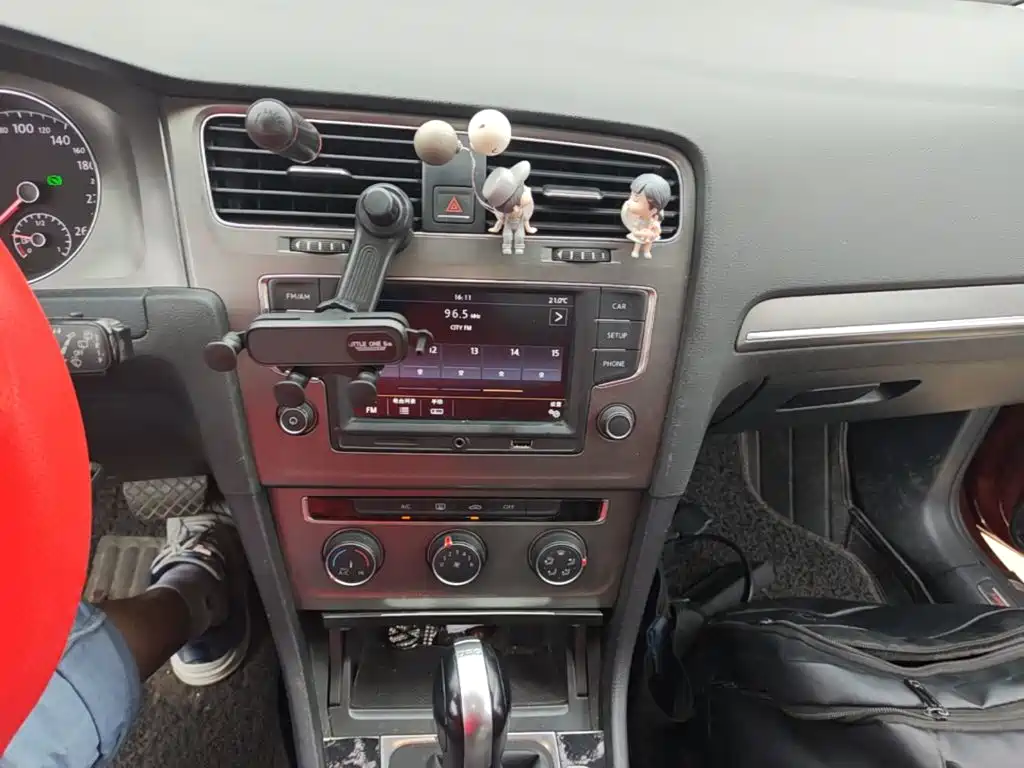 Volkswagen Golf — миниатюра 13