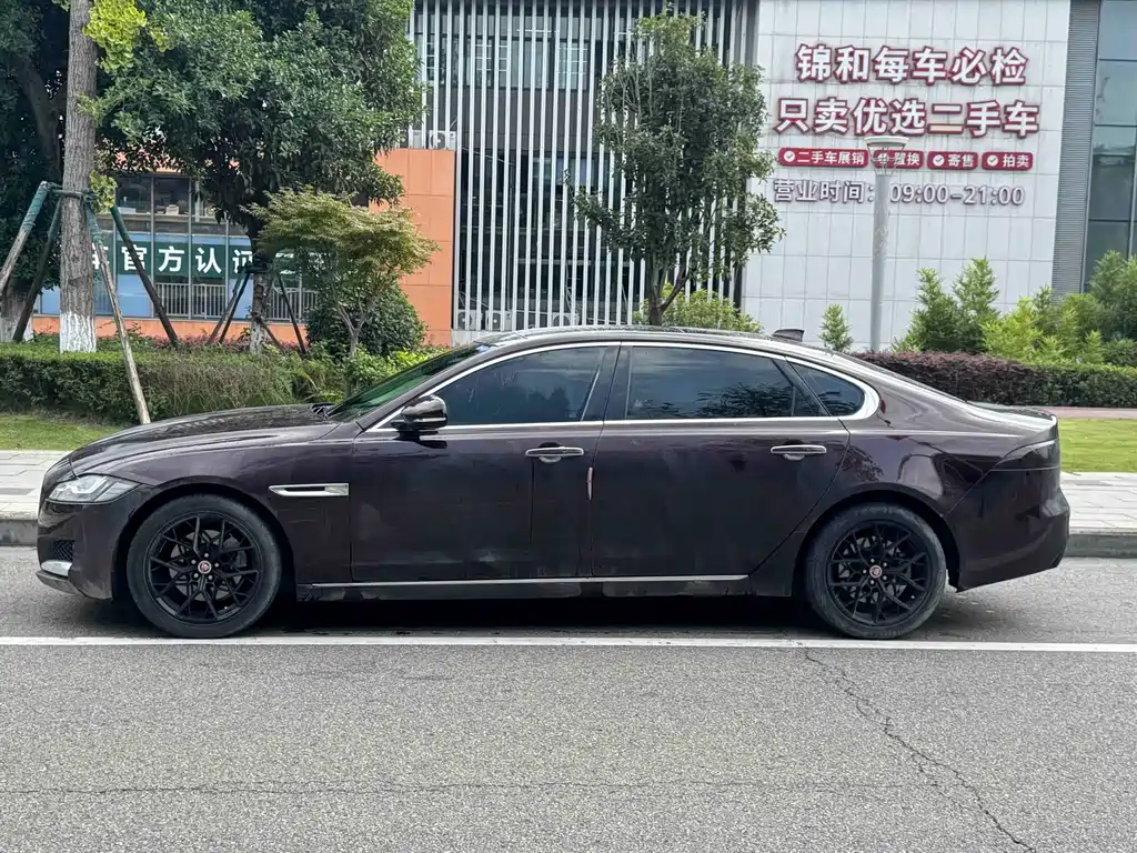 Jaguar XFL — миниатюра 3
