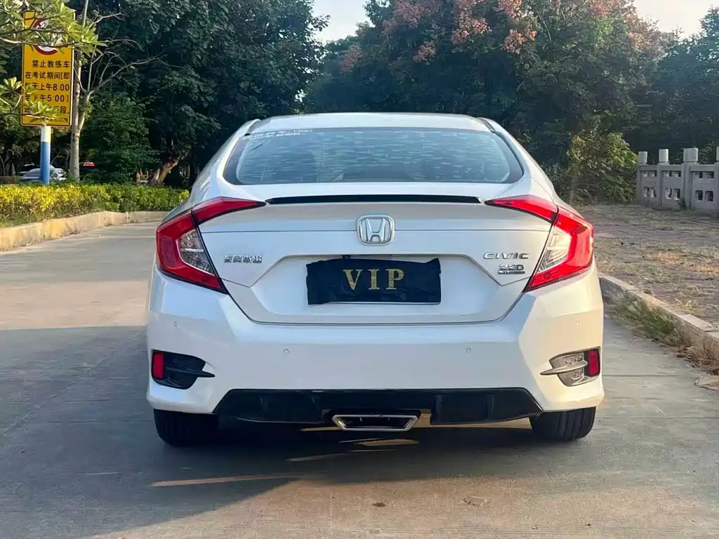 Honda Civic — миниатюра 8