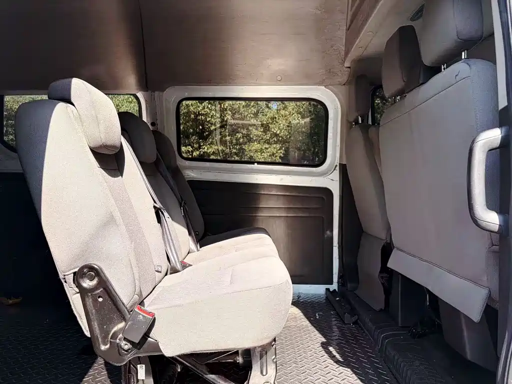 Ford Transit — миниатюра 11