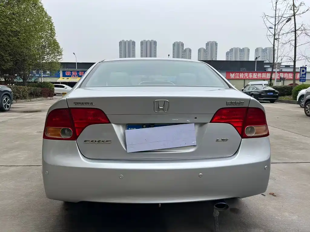 Honda Civic — миниатюра 9