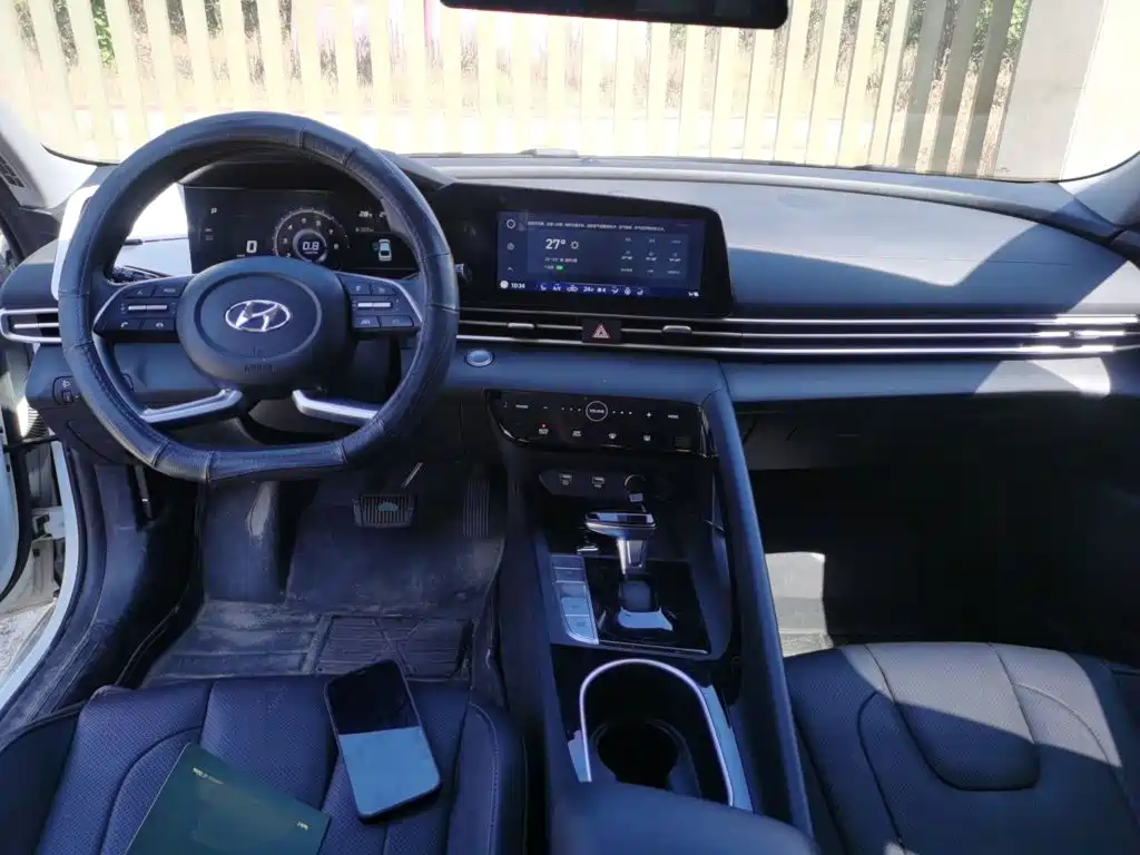 Hyundai Elantra — миниатюра 5