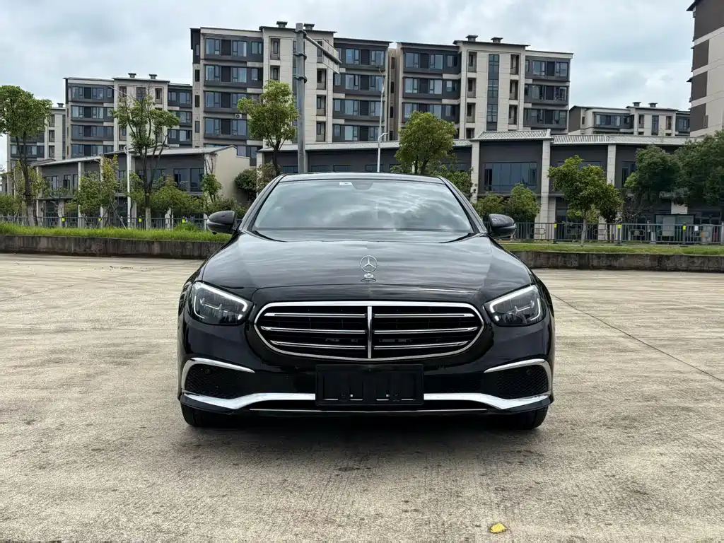 Mercedes-Benz E-Class — миниатюра 2