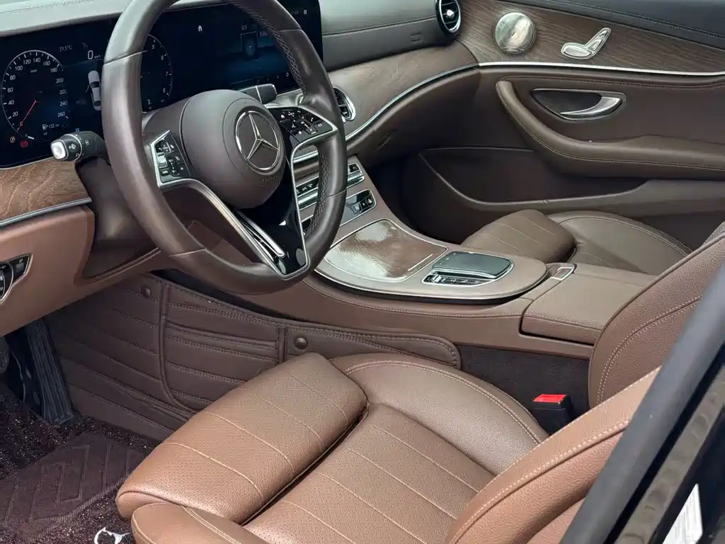 Mercedes-Benz E-Class — миниатюра 5