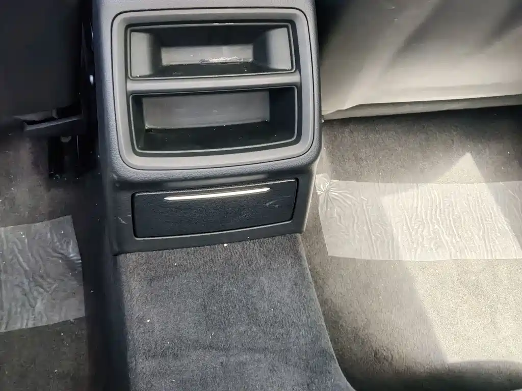 Audi A4L — миниатюра 14
