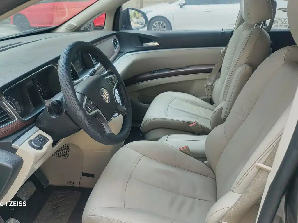 Buick GL8 — миниатюра 10