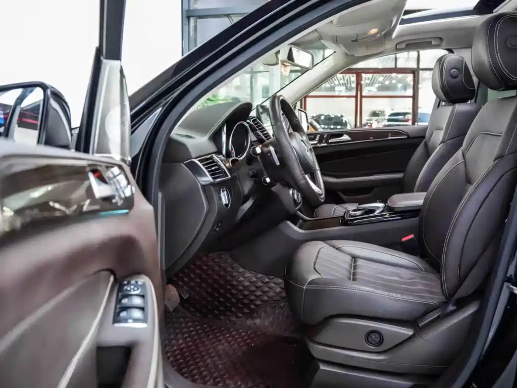 Mercedes-Benz GLS — миниатюра 8