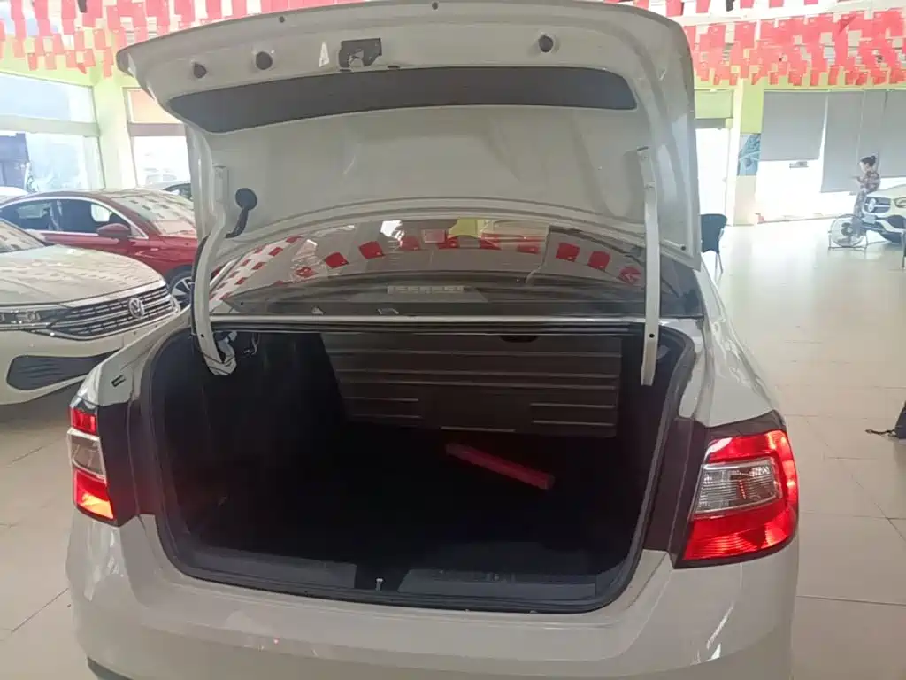 Skoda Rapid — миниатюра 19