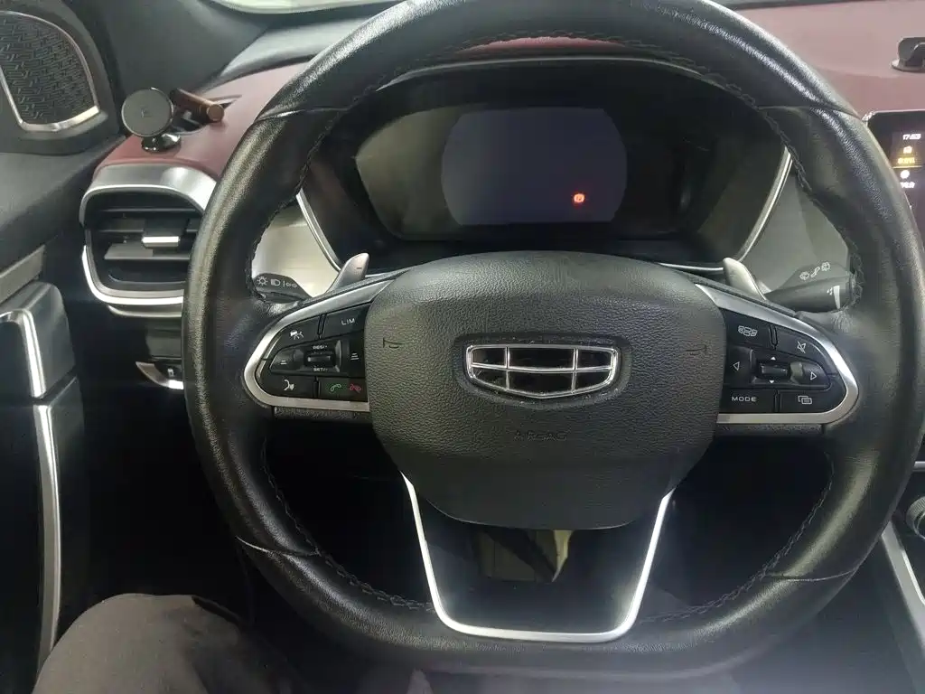 Geely Binyue — миниатюра 11