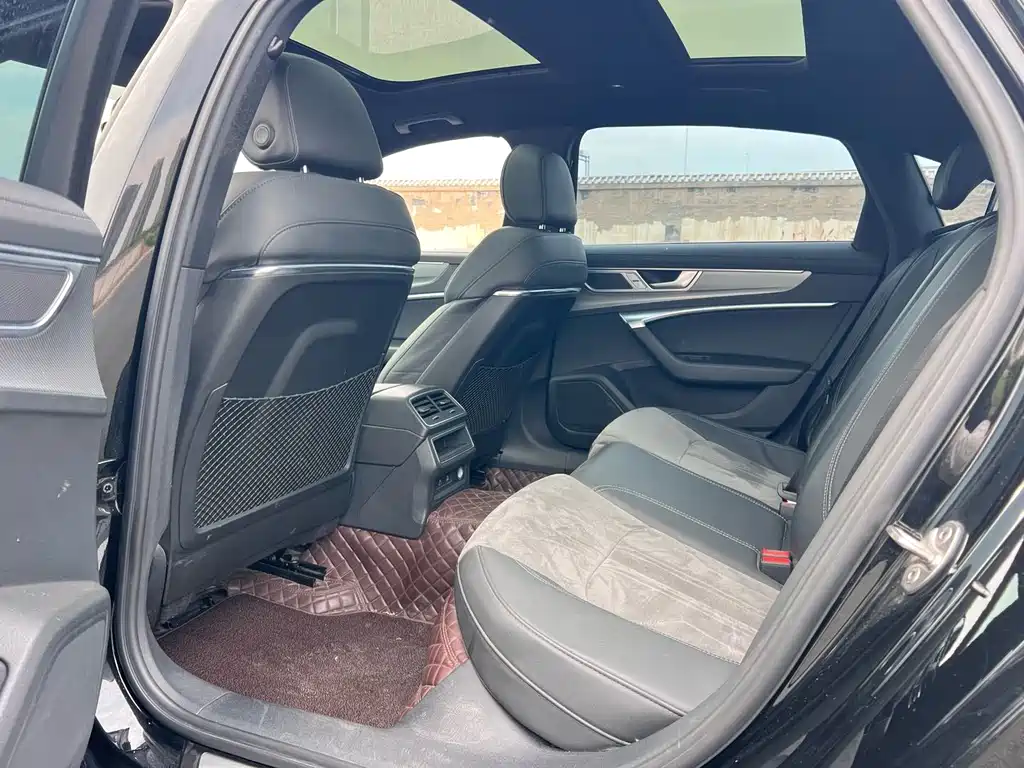 Audi A6L 2023 40 TFSI Luxury