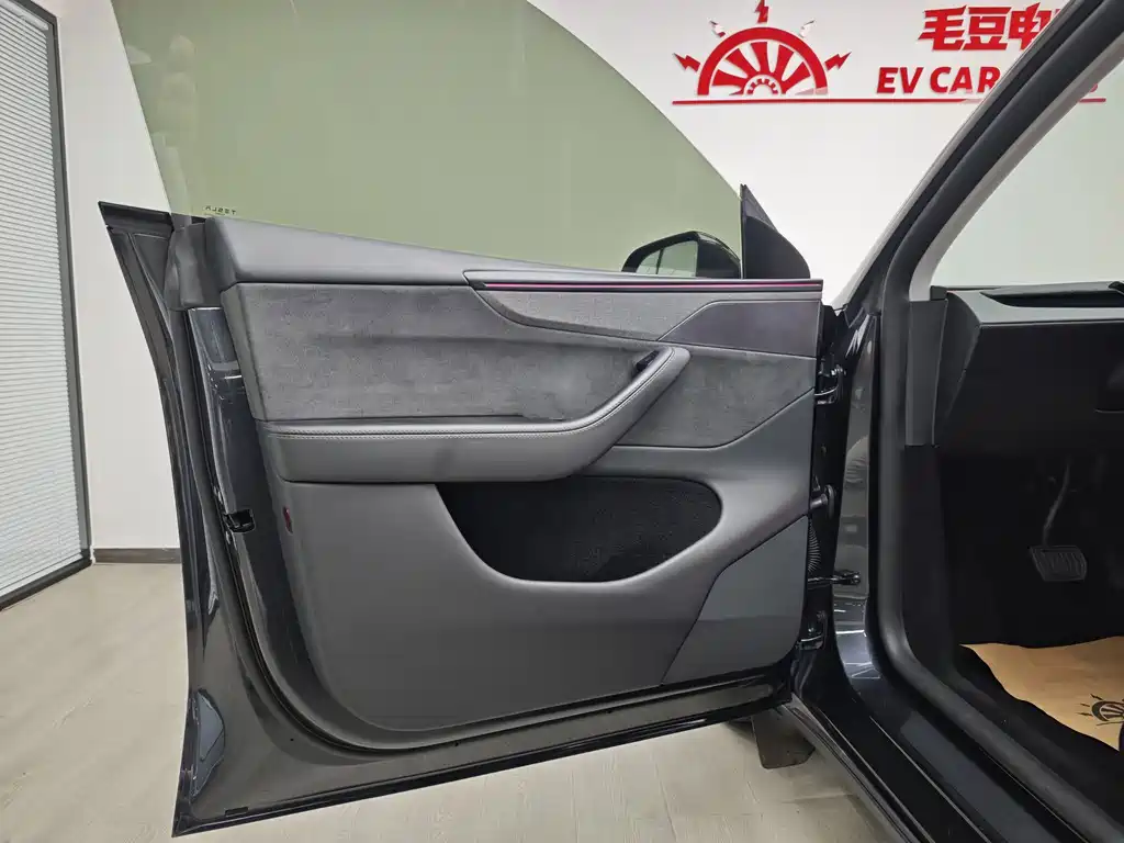 Tesla Model Y — миниатюра 51