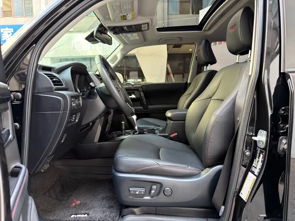 Toyota 4Runner 2022 3.5L AT