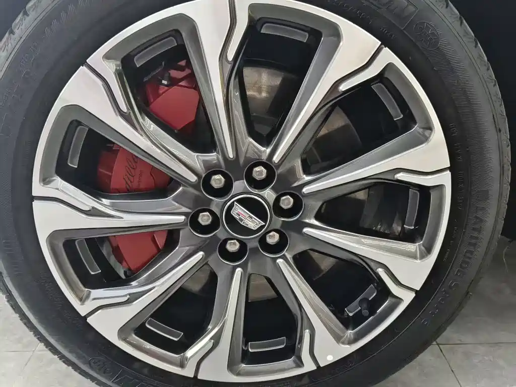 Cadillac XT5 — миниатюра 5