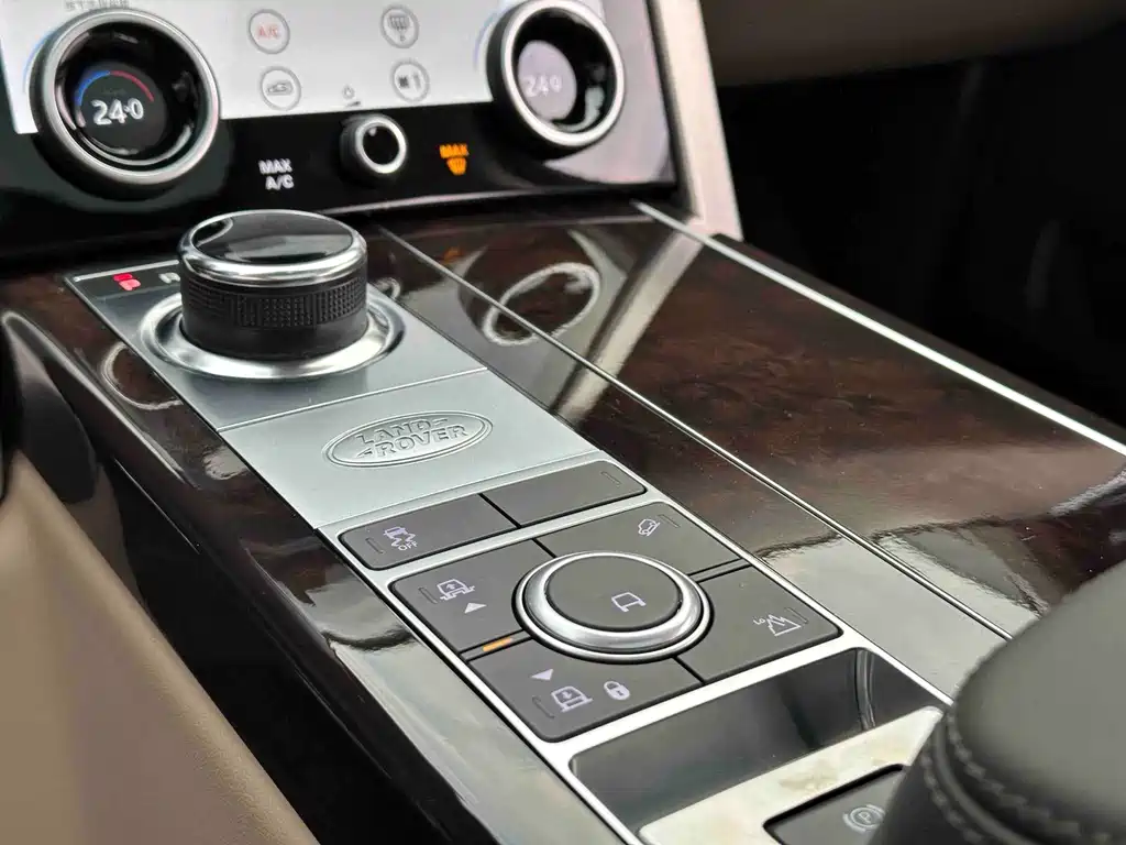 Land Rover Range Rover — миниатюра 6