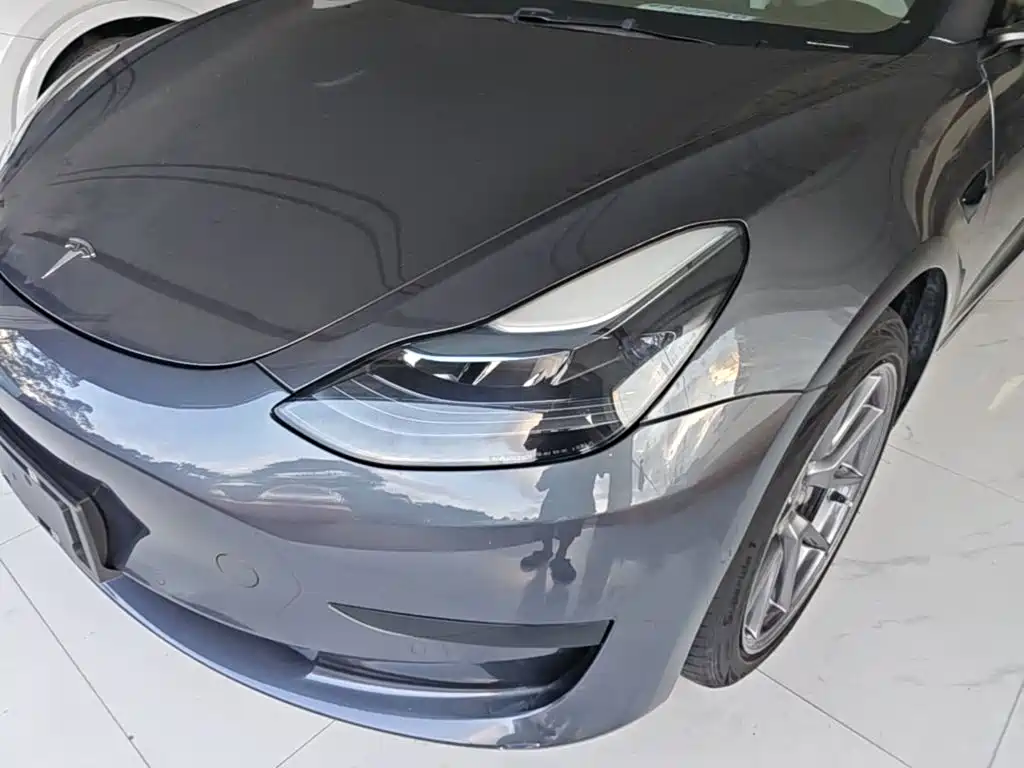 Tesla Model 3 — миниатюра 24