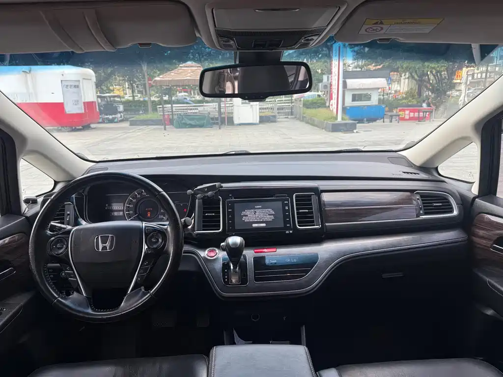 Honda Elysion — миниатюра 6