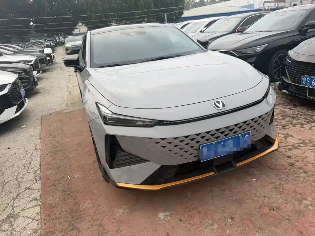 Changan UNI-V — миниатюра 3