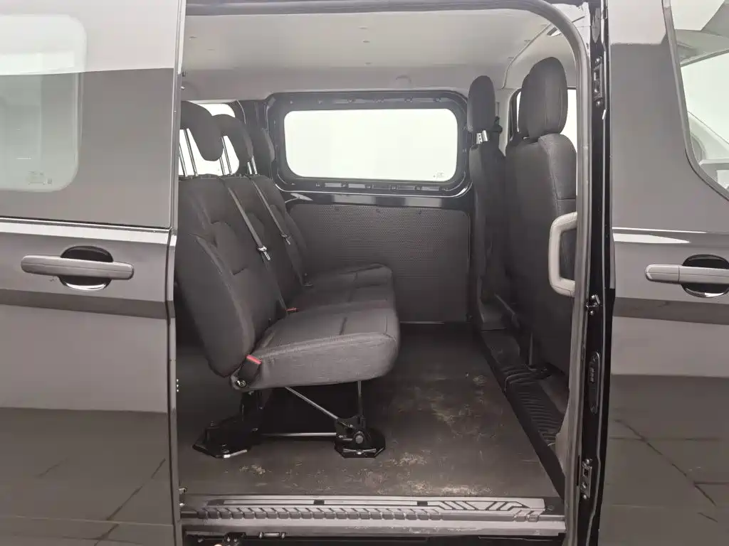 Ford Transit — миниатюра 15