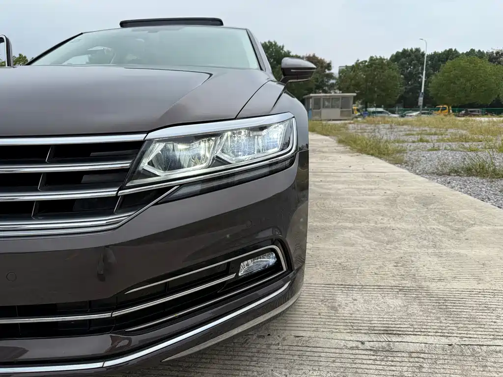 Volkswagen Phideon — миниатюра 8