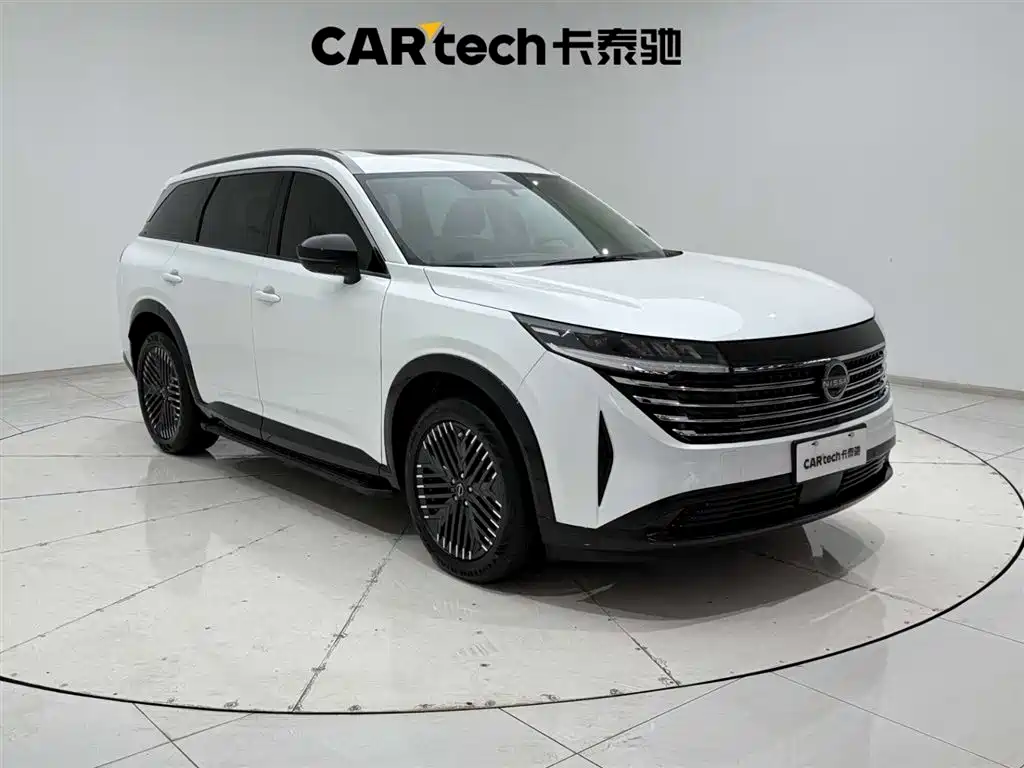 NISSAN EXPLORING THE LAND