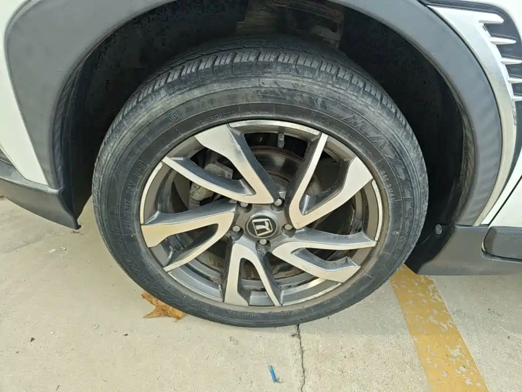 Luxgen U5 SUV — миниатюра 23