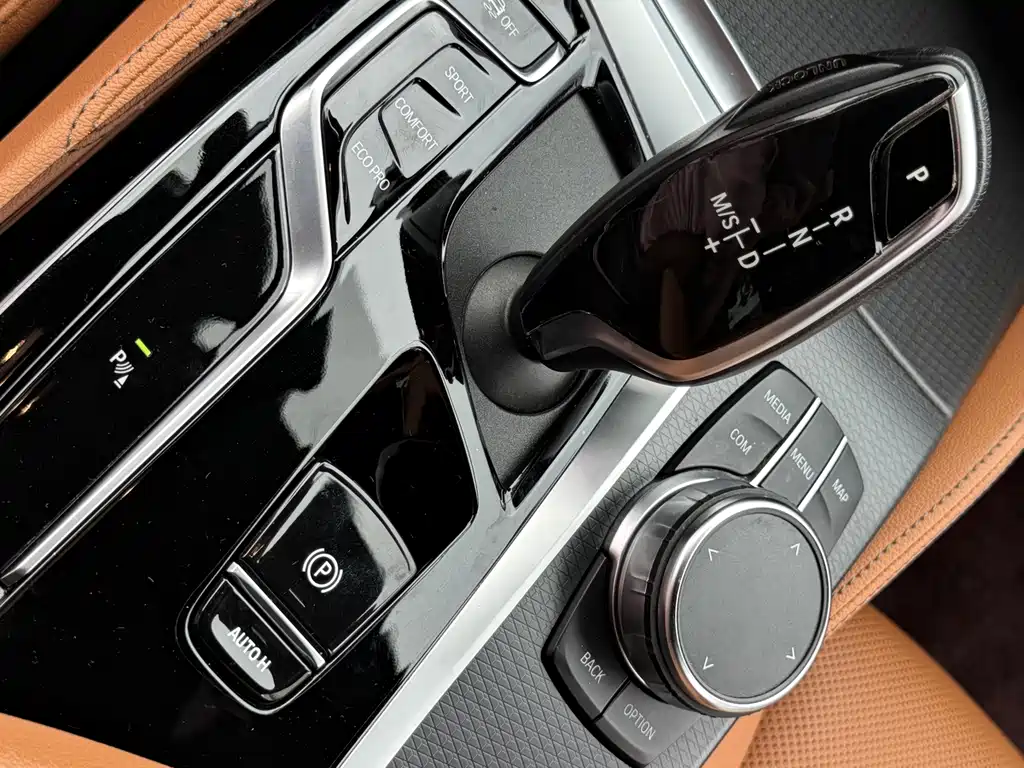 BMW 5 Series (Import) — миниатюра 12
