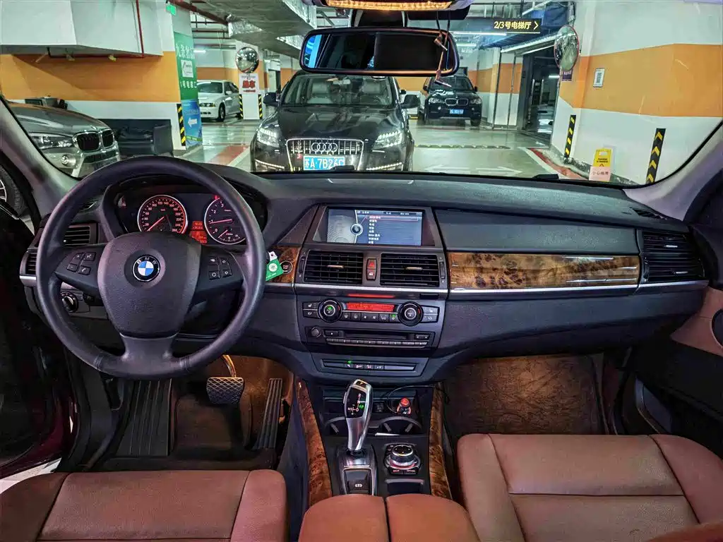 BMW X5 (Import) — миниатюра 11