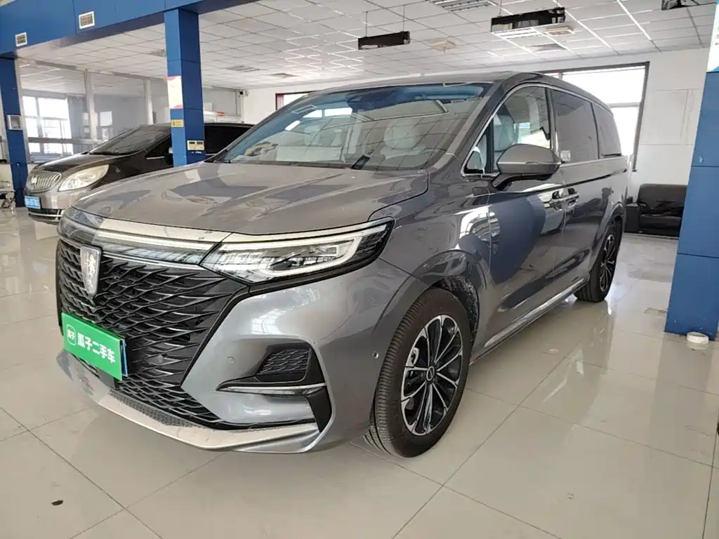 Roewe iMAX8
