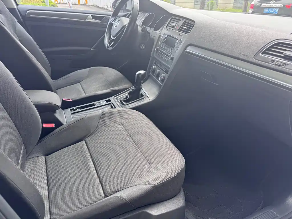 Volkswagen Golf — миниатюра 15