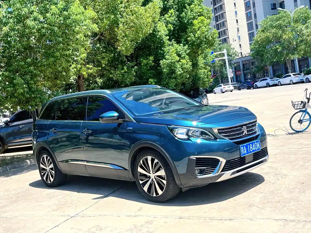 Peugeot 5008 2017 380THP 7 мест Luxury