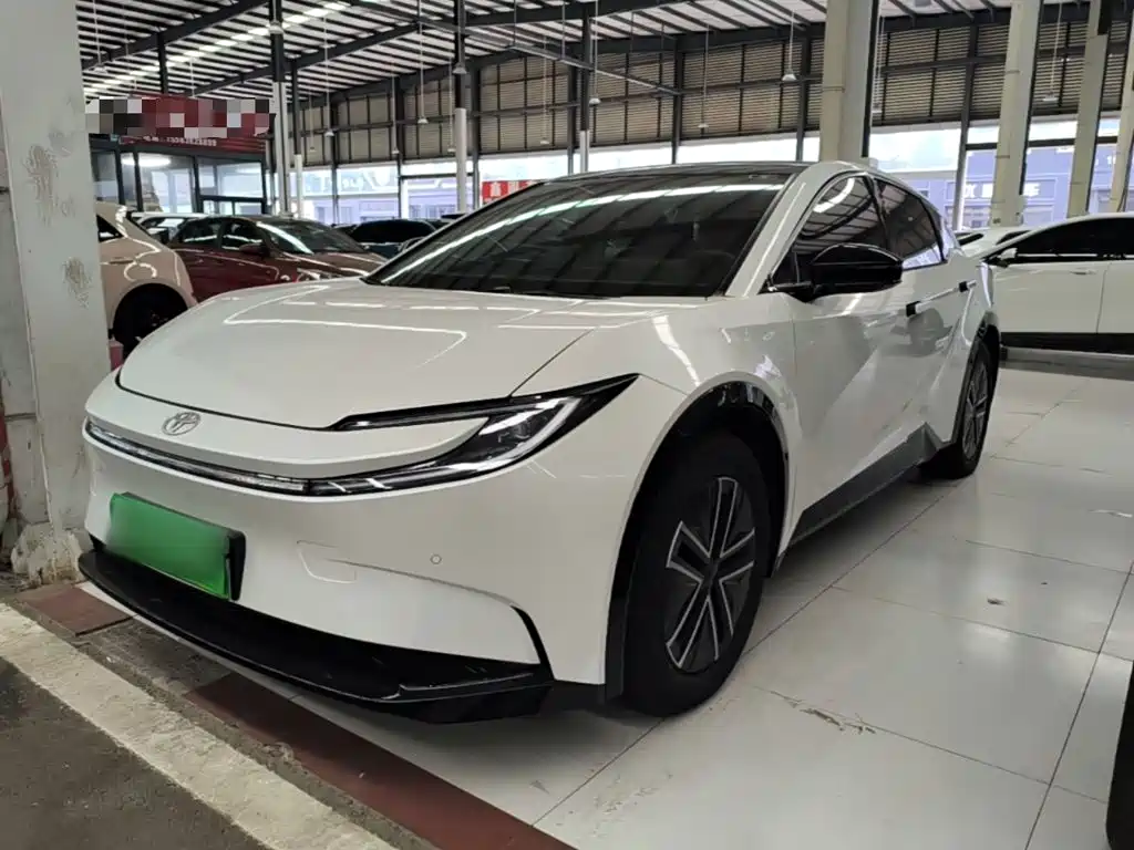 Toyota bZ5 — миниатюра 2